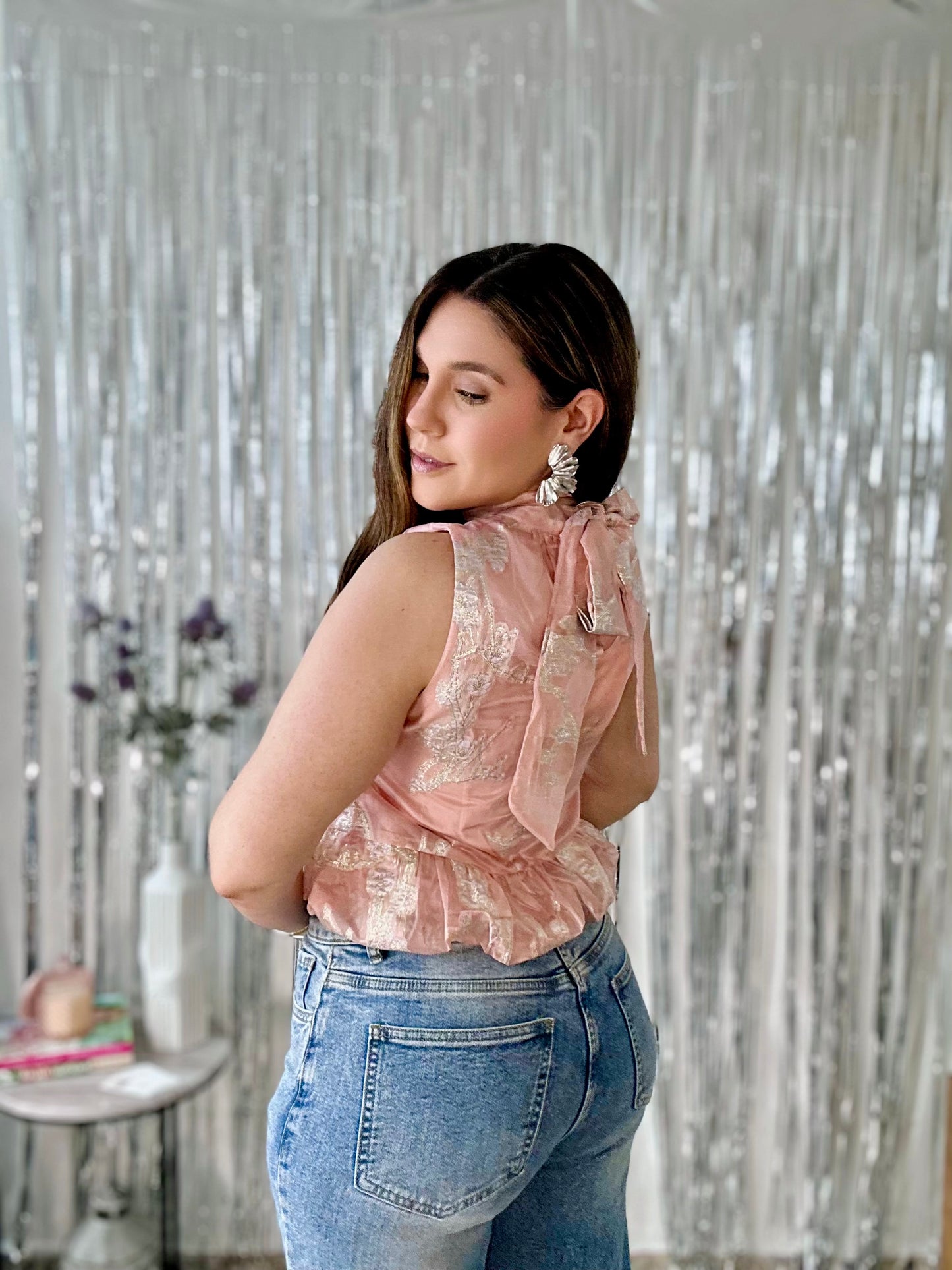 pink top