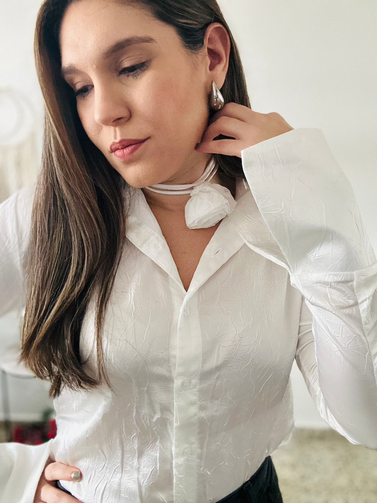 Rosette-Choker White Shirt